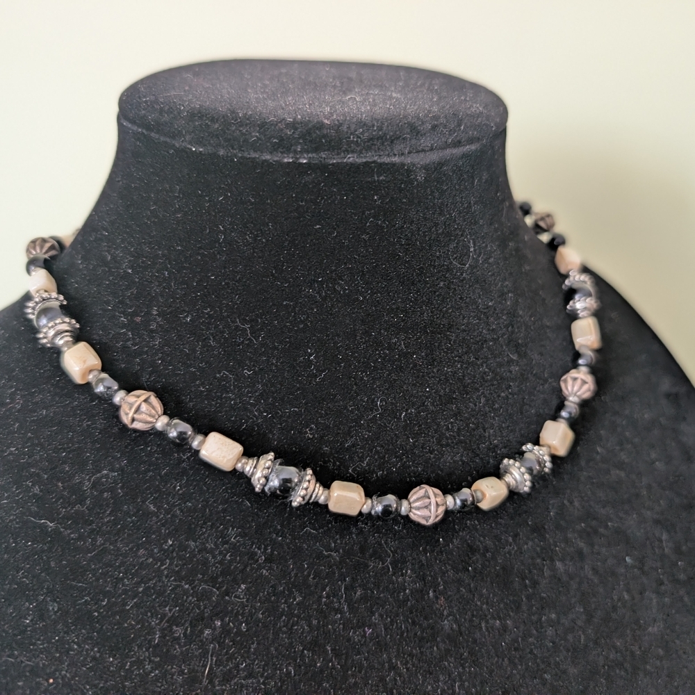 Vintage Beaded Necklace - Black and Tan